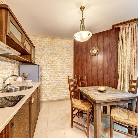 Orpheus Forest Apartment *